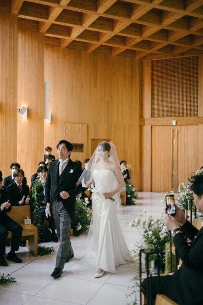 2026 年鶴見ノ森迎賓館の挙式で先輩花嫁さまが着用されたトリートとイリーダメゾンの組み合わせ